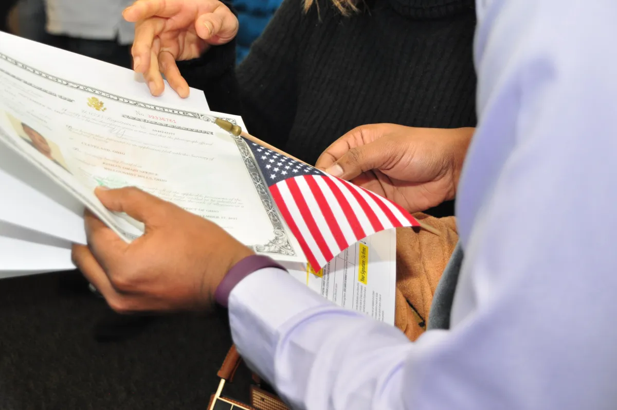 ¿Es Posible El Ajuste De Estatus Con Visa De Turista?